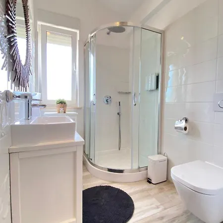 Дом отдыха Ferienvilla Divina Mit Privatem Pool By Interhome Банджоле