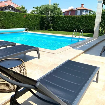 Ferienvilla Divina Mit Privatem Pool By Interhome *